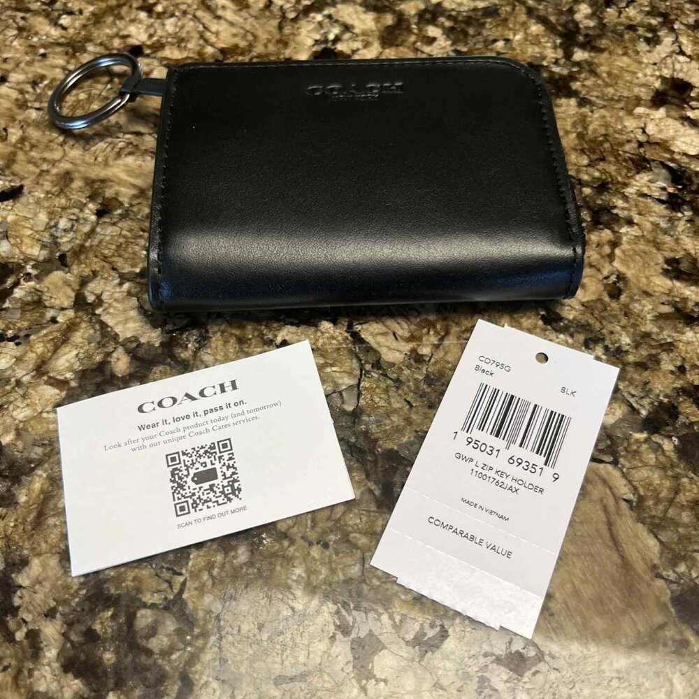 COACH GWP BLACK L ZIP KEY HOLDER
